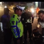 Salah satu langkah personel polres Kota Padangsidimpuan memberikan himbauan dan memastikan peredaran narkoba tidak sedang terjadi belum lama ini.(Ist)