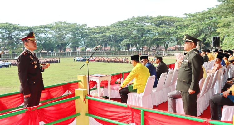 Suasana upacara bendera Harlah ke-79 Pancasila Tahun 2024 di Stadion HM. Nurdin Jalan Melati, Kelurahan Ujung Padang, Kecamatan Padangsidimpuan Selatan , Kota Padangsidimpuan, Sumatera Utara, Sabtu, (1/6/2024) pagi. (Istimewa)